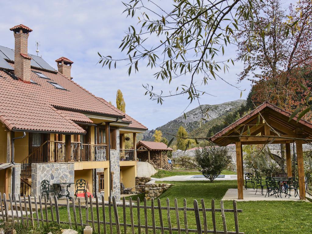 El Casar Del Puente Pension Boca de Huérgano Buitenkant foto