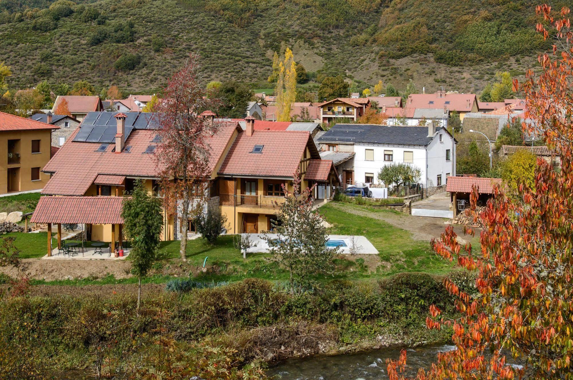 El Casar Del Puente Pension Boca de Huérgano Buitenkant foto