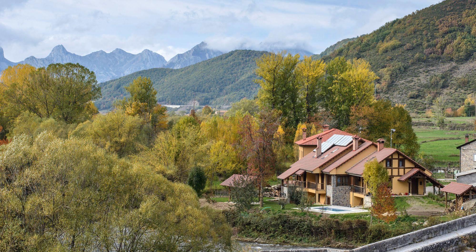 El Casar Del Puente Pension Boca de Huérgano Buitenkant foto
