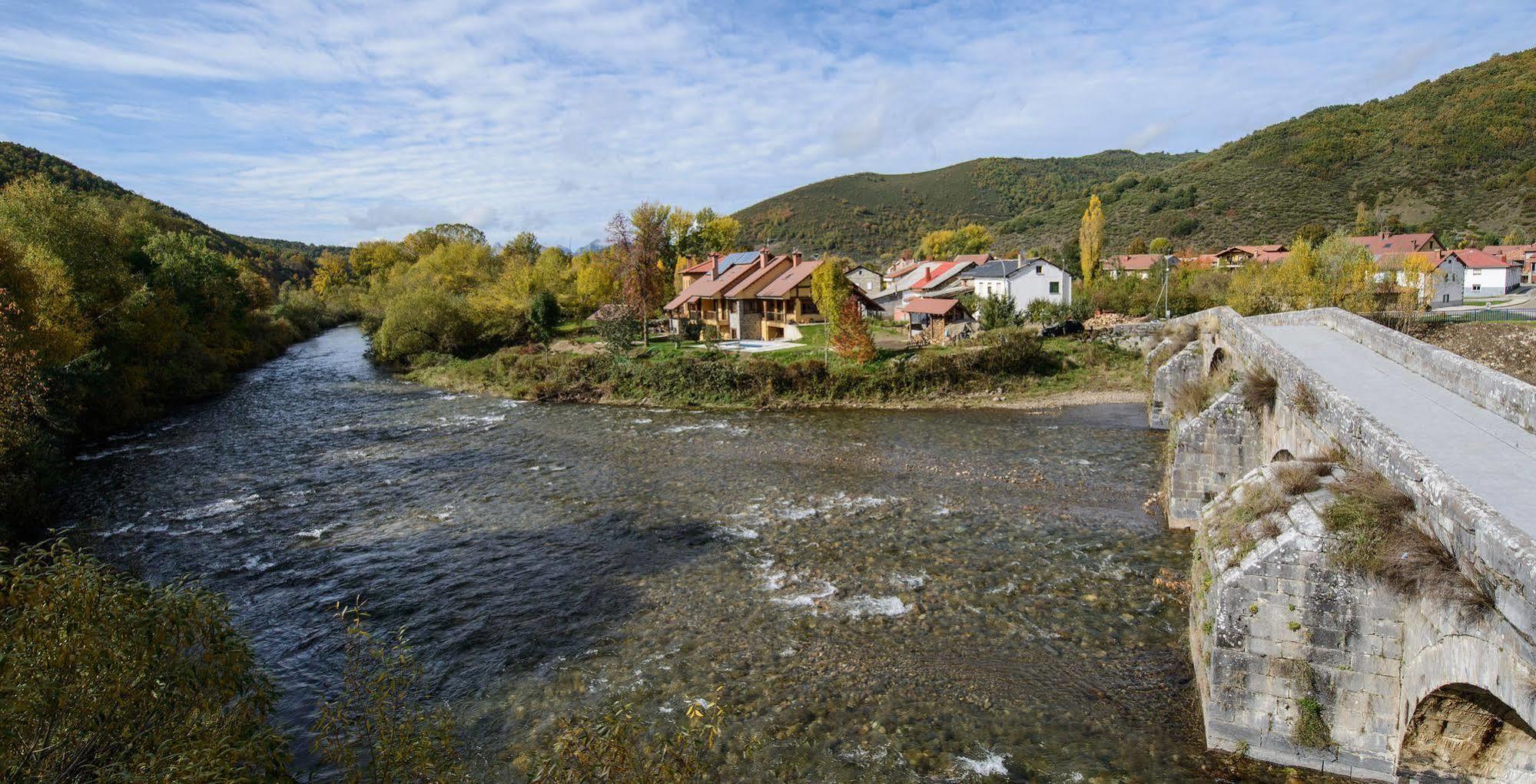El Casar Del Puente Pension Boca de Huérgano Buitenkant foto