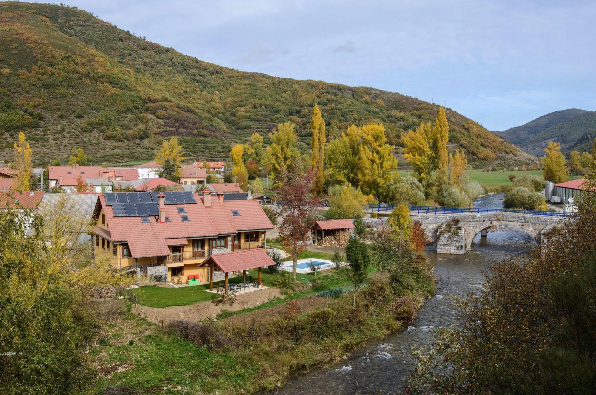 El Casar Del Puente Pension Boca de Huérgano Buitenkant foto