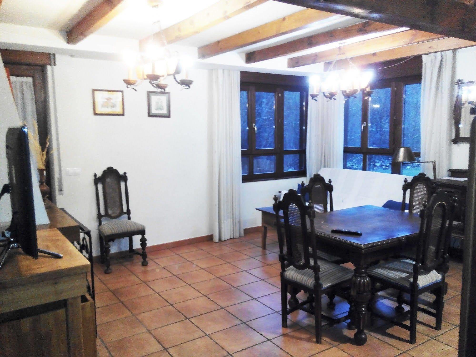 El Casar Del Puente Pension Boca de Huérgano Buitenkant foto